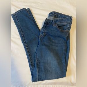 Old Navy Super Skinny midrise size 2 jeans